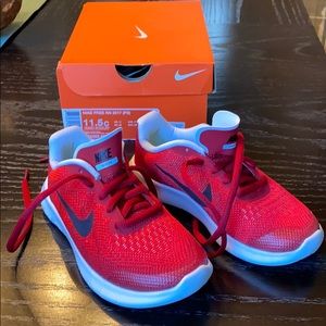 Boys Nike Free Run size 11.5